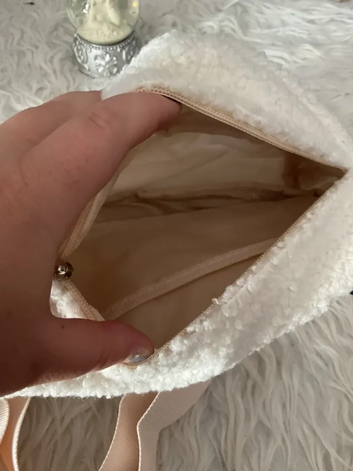 Sac banane pilou neuve - photo numéro 4