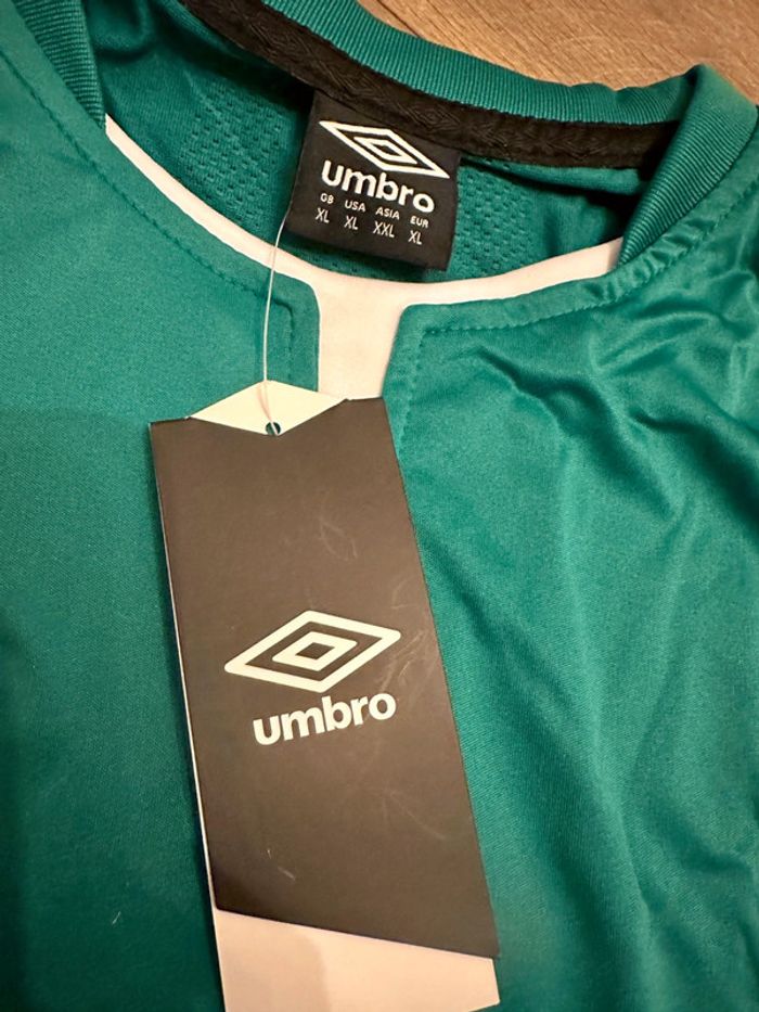 Maillot Umbro vert/blanc « Tailored By » T. XL - photo numéro 2