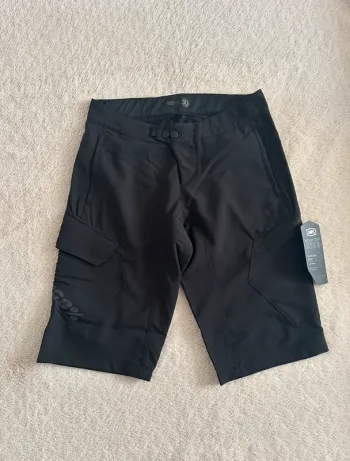 Short 100% cent per cent