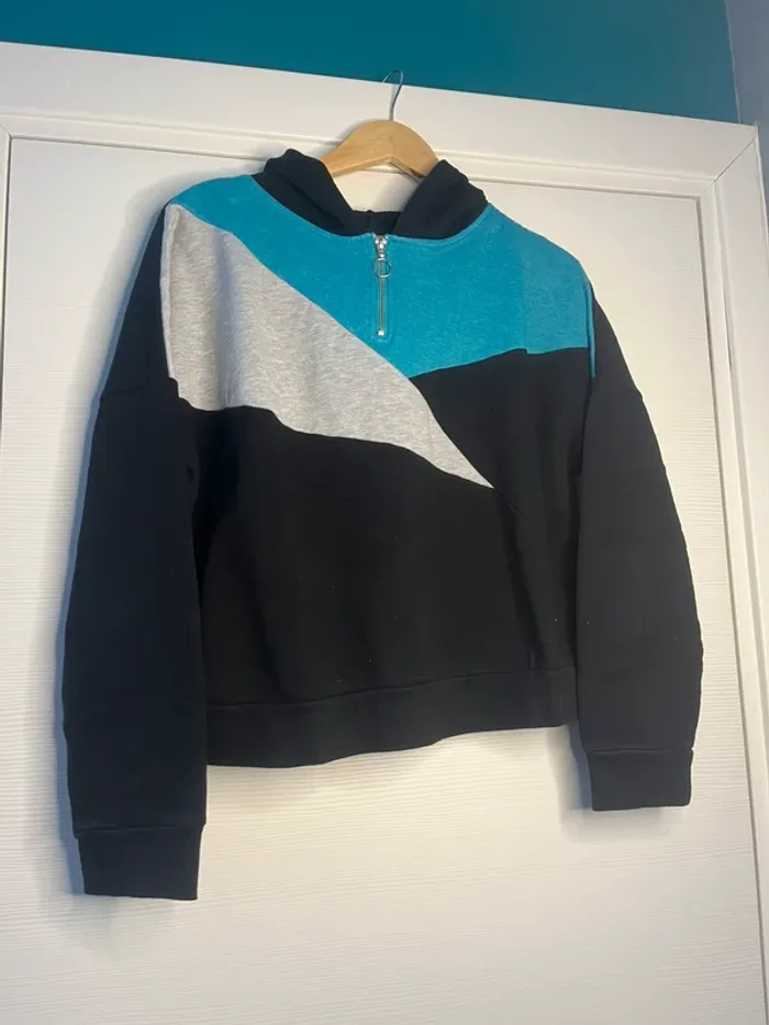 🔹 Sweat à Capuche Color-Block – Gémo 🔹