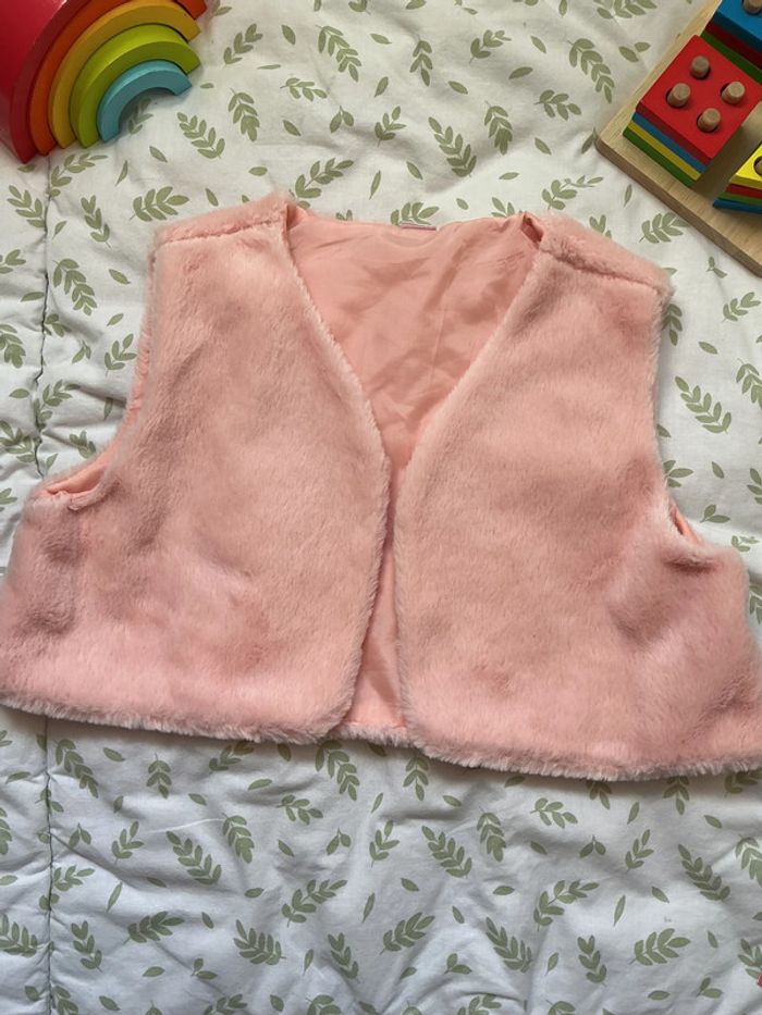 gilet sans manches fourrure rose 5/6 ans - photo numéro 3