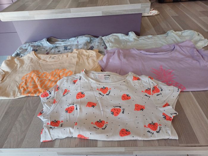 5 tee shirts filles Taille 10 ans