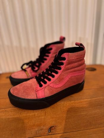 🔥 Vans Sk8-Hi montantes rose & noir – Pointure 37 (UK 4.5 / US 5.5)