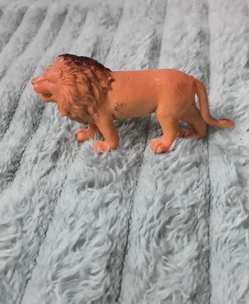 Figurine lion