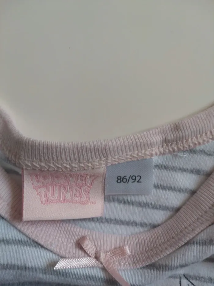 Body Looney Tunes taille 24/36 mois - photo numéro 2