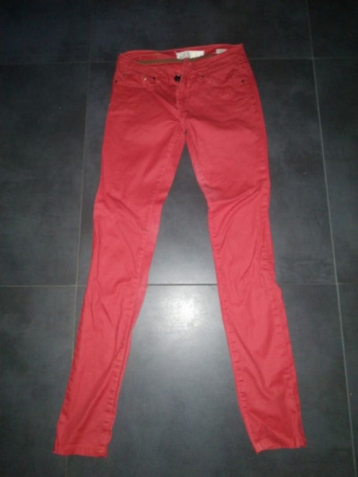 Pantalon rouge taille 34