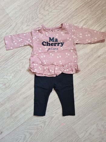 Ensemble t shirt manches longues et legging 3 mois