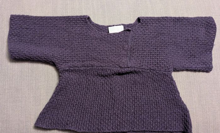 Pull violet manches courtes taille 18 mois de la marque DPAM
