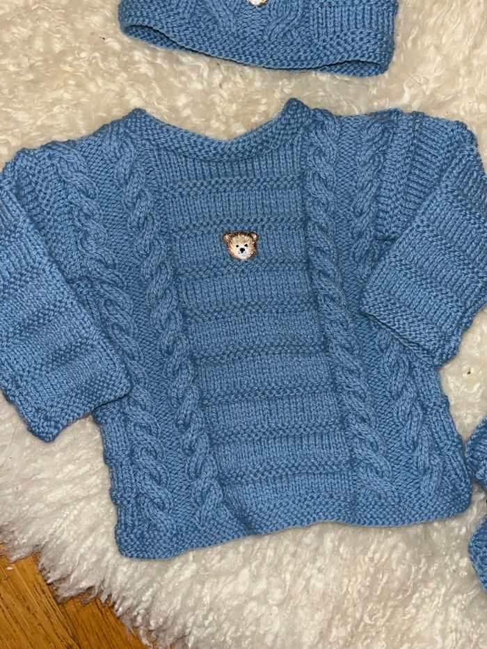 Ensemble layette, brassière, bonnet et chaussons en laine - photo numéro 2