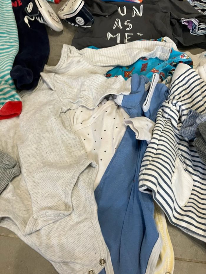 Gros lot 6 mois 10€ - photo numéro 3