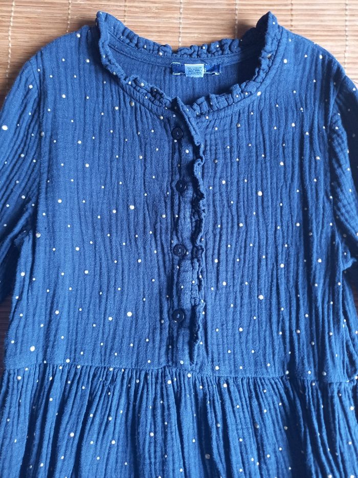 Robe à pois dorés
