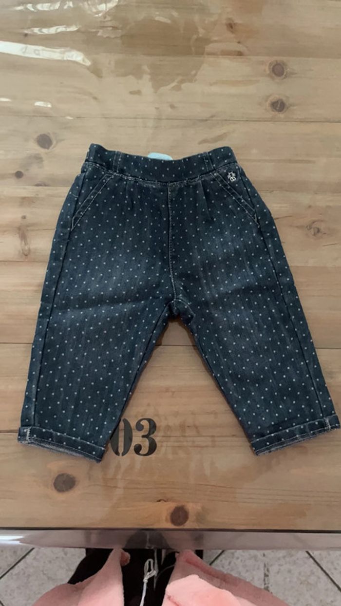 Jean obaibi bleu et blanc 6 mois