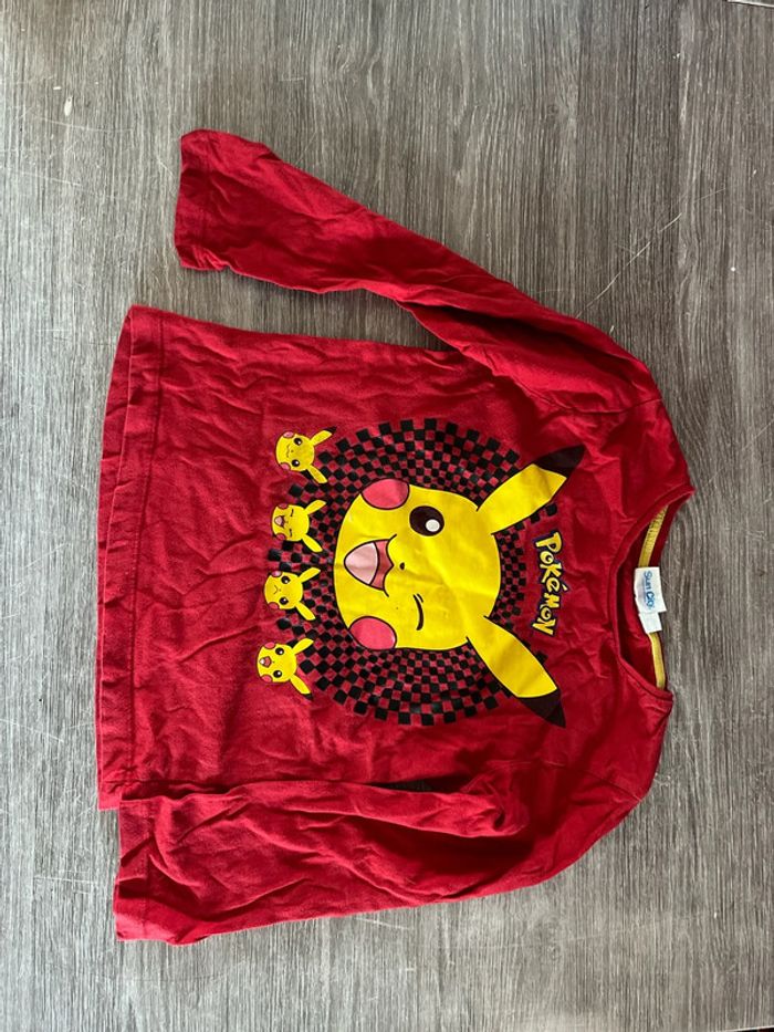 T shirt pikachu