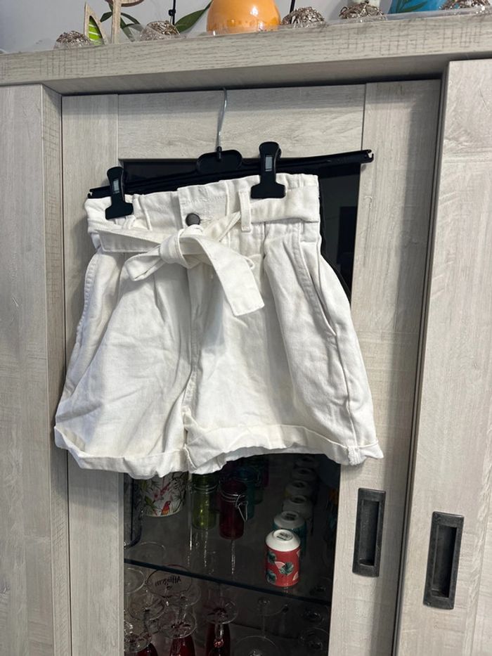 Short blanc mom taille 34 Kiabi