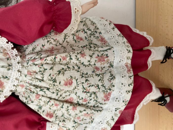poupée en porcelaine - photo numéro 4