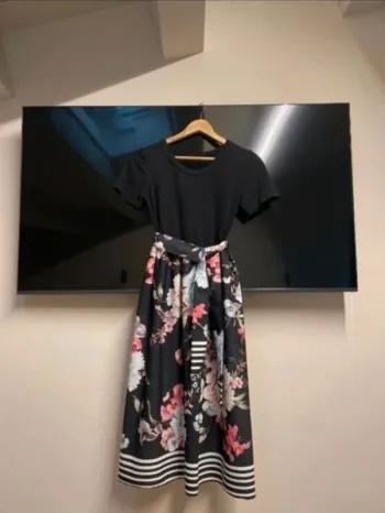 Robe longue originale, design et fleurie