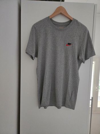 T-shirt Nike en taille S 