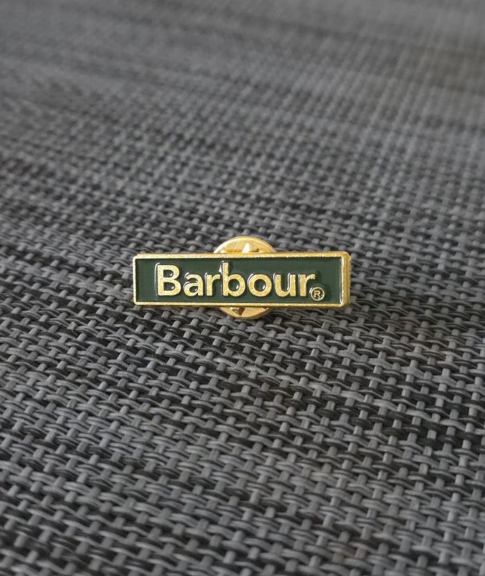 Pin's Barbour relief - photo numéro 2