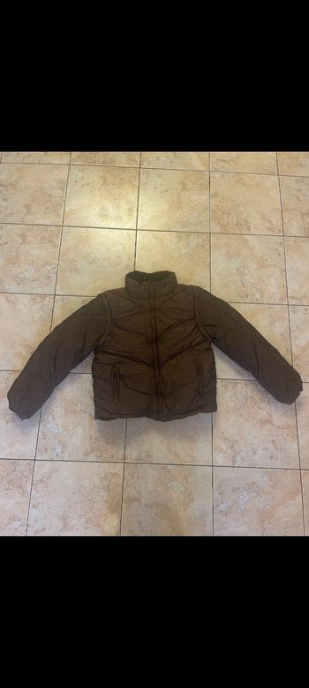 Doudoune marron avec manches qui s'enlèvent 