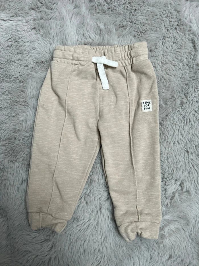 Pantalon beige taille 6 mois