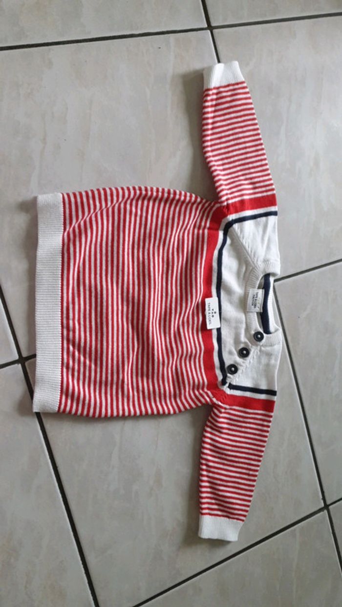 Pull tape  l oeil  9 mois neuf