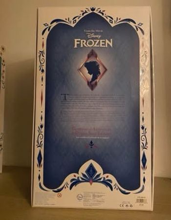 Poupée édition limitée La reine des neiges