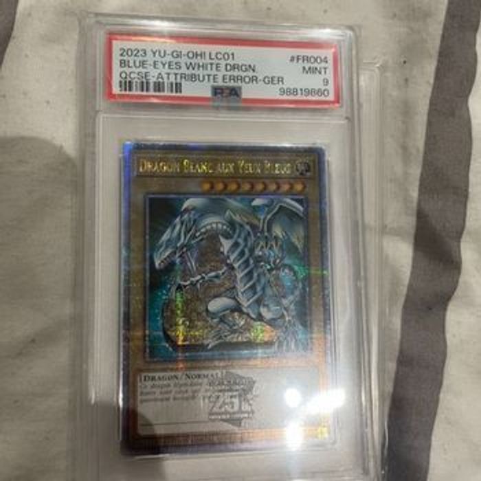 Dragon blanc aux yeux bleus LC01 fr référée quart de siècle ( avec logo 25 ans Yugioh )Carte gradée tcg  psa 9 Yugioh  Yu-Gi-Oh yu gi oh konami vente ou échange