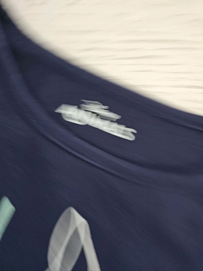 Tee shirt manche longue disney 4/5 ans - photo numéro 3