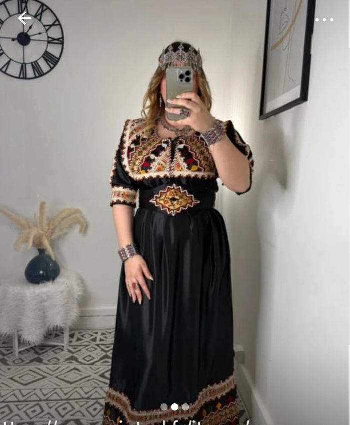 Robe de soirée kabyle état neuf 110€