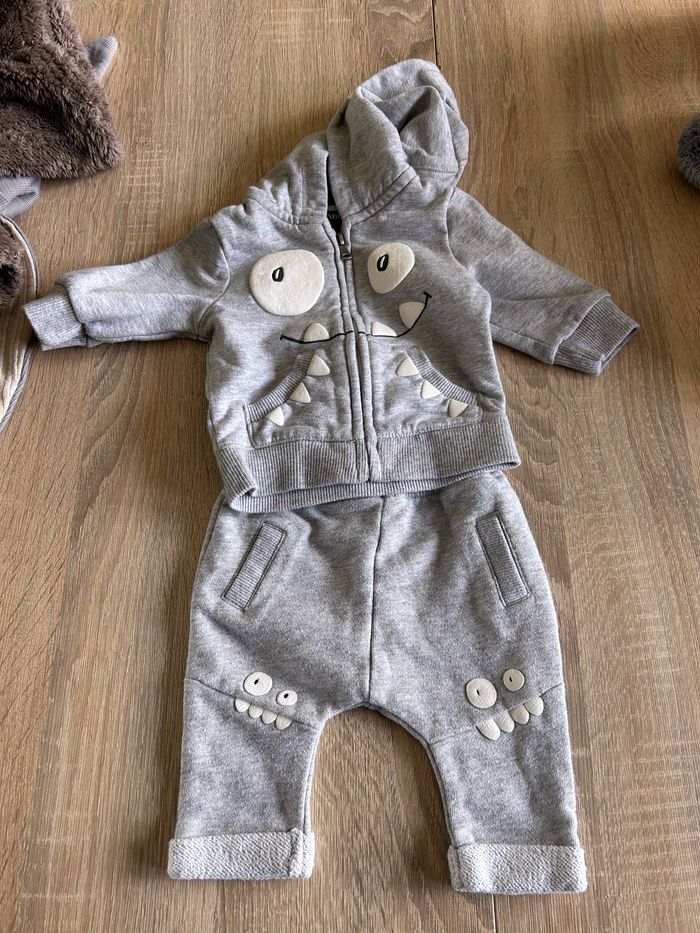 Lot d ensembles 1 mois - photo numéro 4