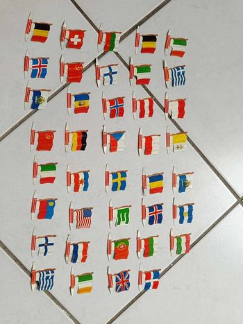 Lot de 39 ancien drapeau biscuits l'alsacienne