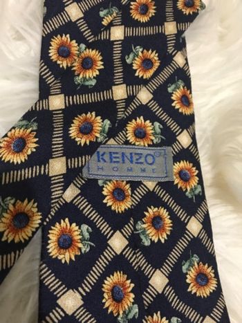 # cravate marque Kenzo