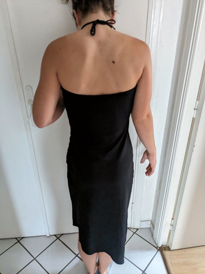 Magnifique robe noire moulante dos nu - photo numéro 2