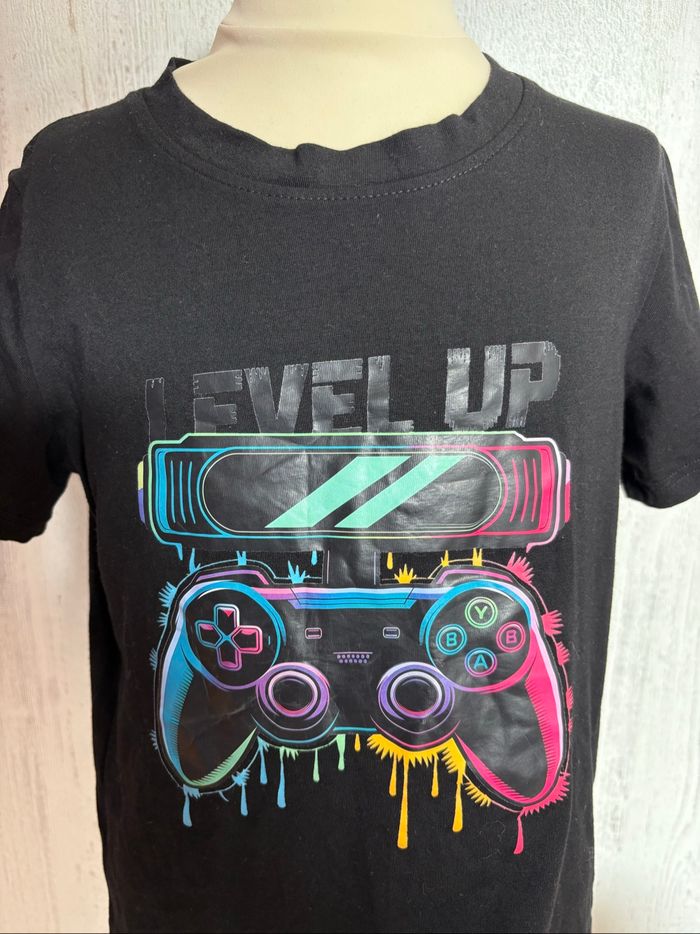 T shirt garçon taille 122/128 - photo numéro 2