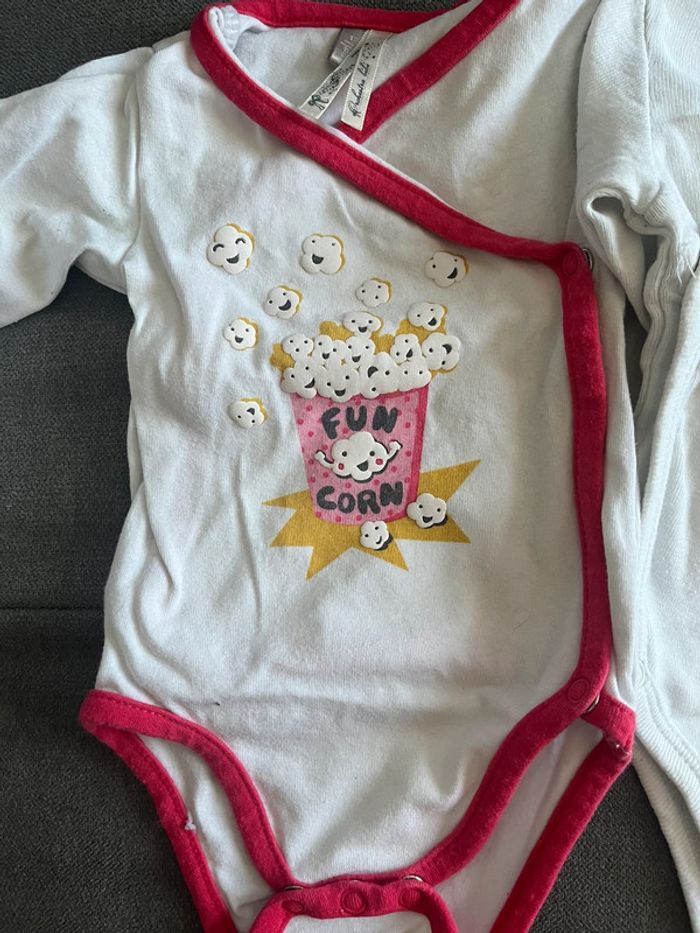 2 bodys mixte ML 1 mois - photo numéro 2