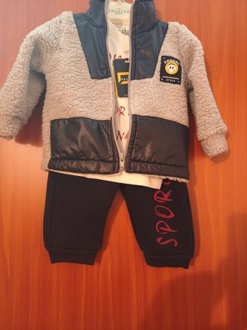 Ensemble enfant taille 9mois