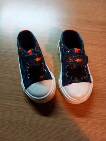 Baskets / Chaussures Enfants Taille 21