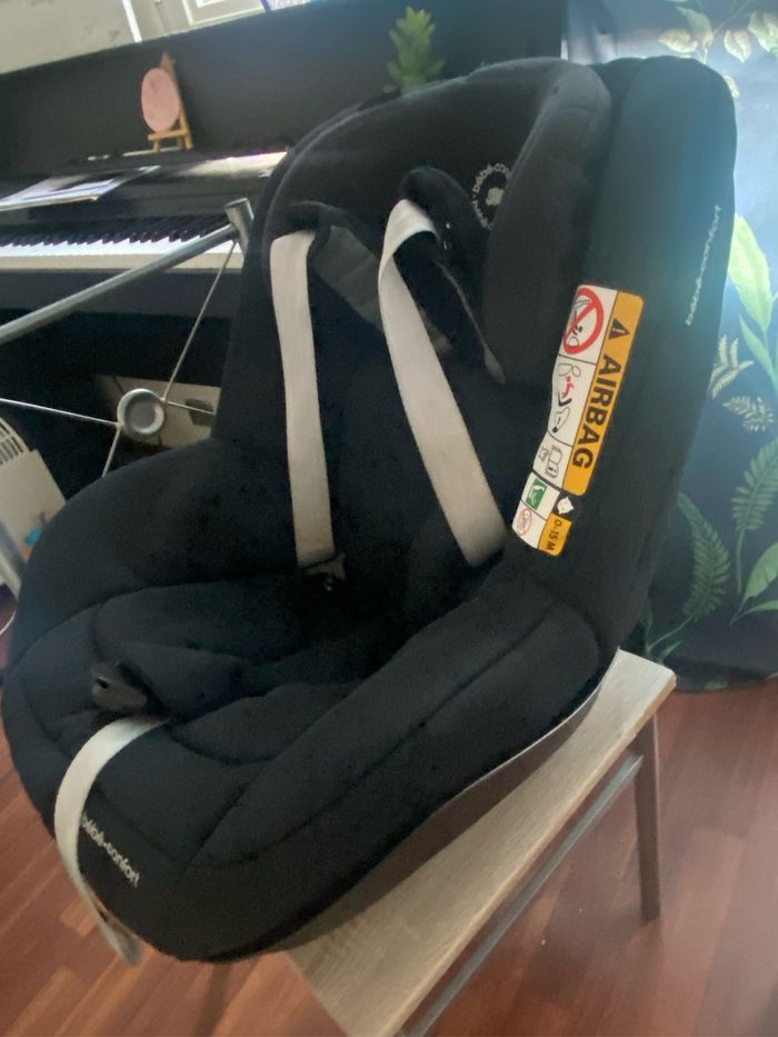 Vend poussette bébé confort ainsi que 2 siège adaptable isofix de 0mois à 9mois et le deuxième de 0mois à 15mois. - photo numéro 2