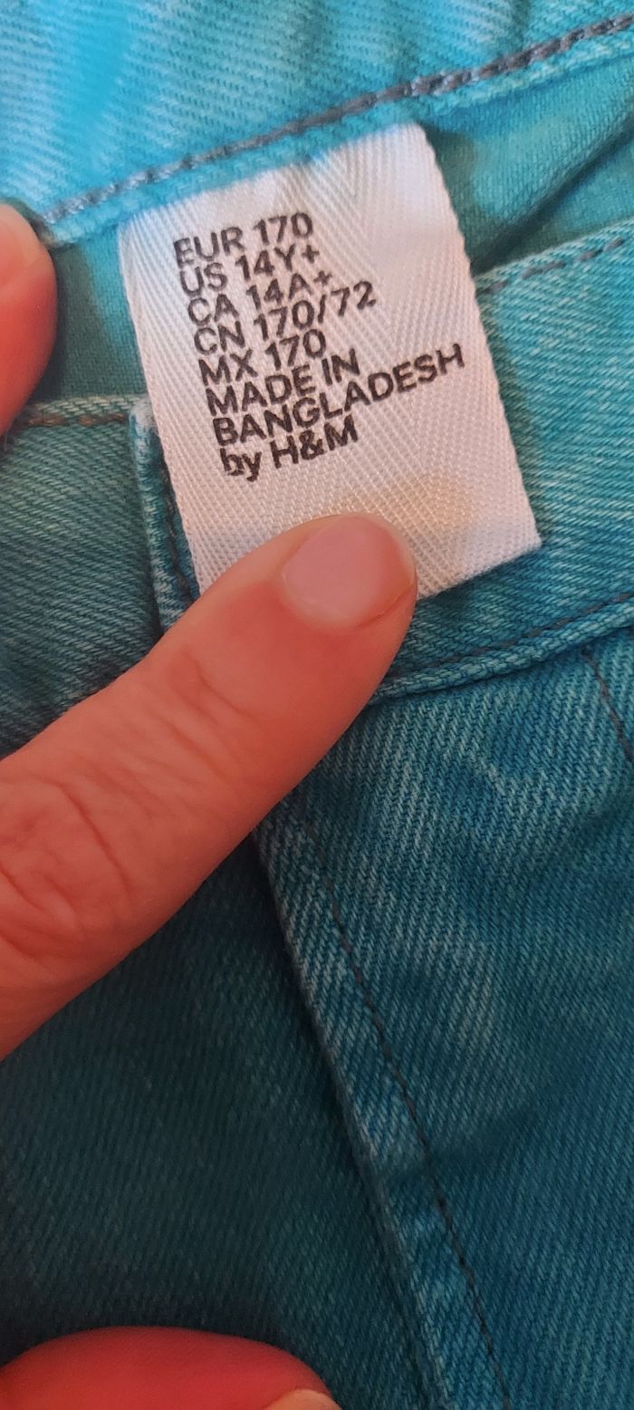 Short en jeans H&M turquoise garçon taille 170 - photo numéro 3