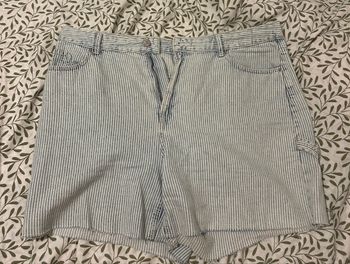 Short en jean à rayures