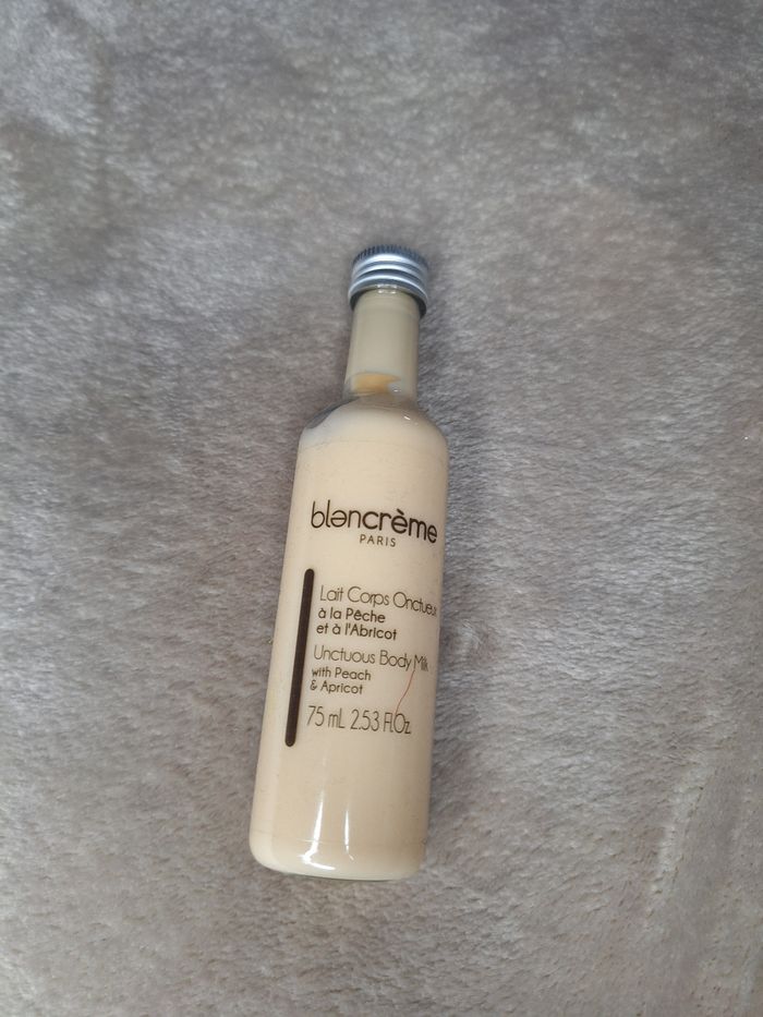 Lait corps 75ml Blancrème neuf