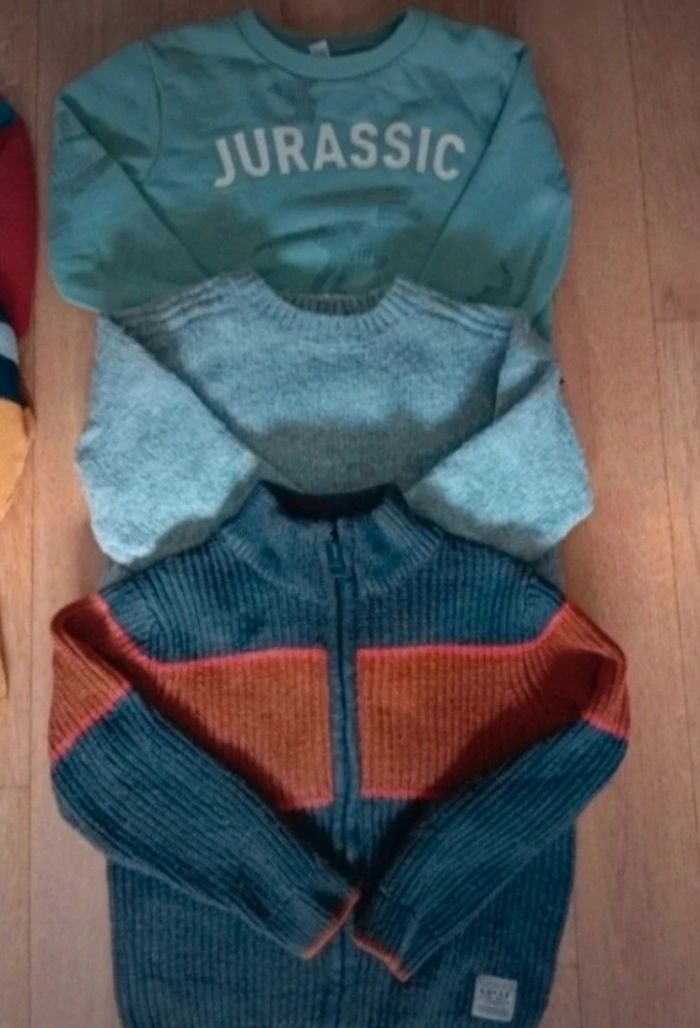 Pulls lot de 12  4 ans - photo numéro 3