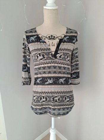 Top manches 3/4 col V imprimé éléphants t.M Ardene