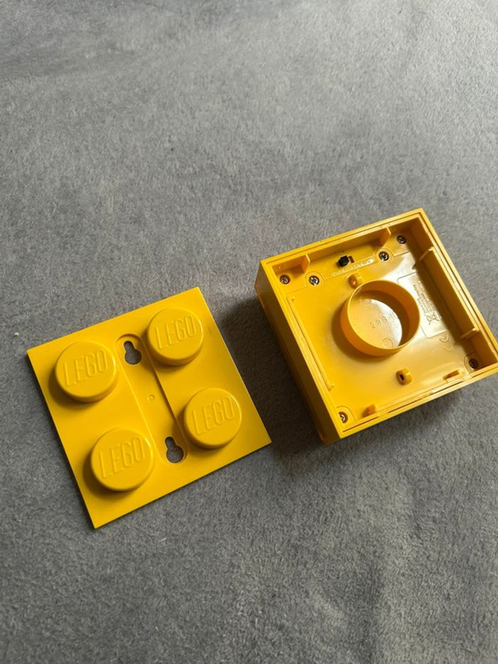 Lampe murale ou à poser jaune Marque Lego en forme de brique 2X2 en 3D - photo numéro 7
