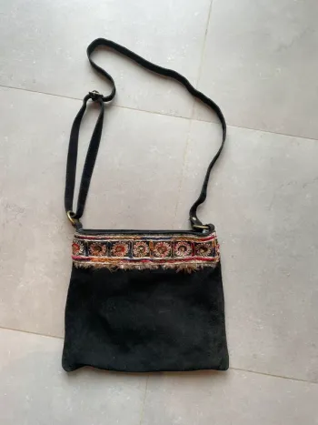 Sac bandoulière femme velours suédine mi saison