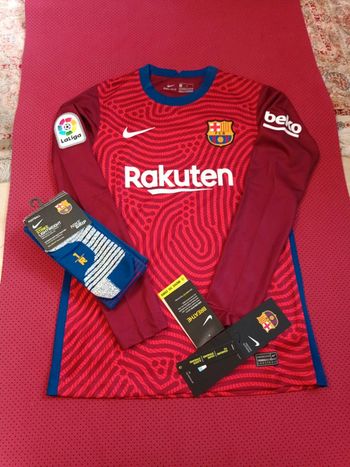Maillot de foot FC Barcelone + chaussettes, Nike Authentique Officiel taille enfant 12/13 ans, Neuf