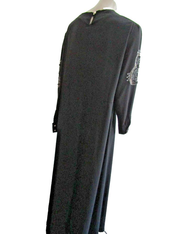 robe d'hôtesse longue tissu fluide broderies en perles et strass t.46/48 - photo numéro 4