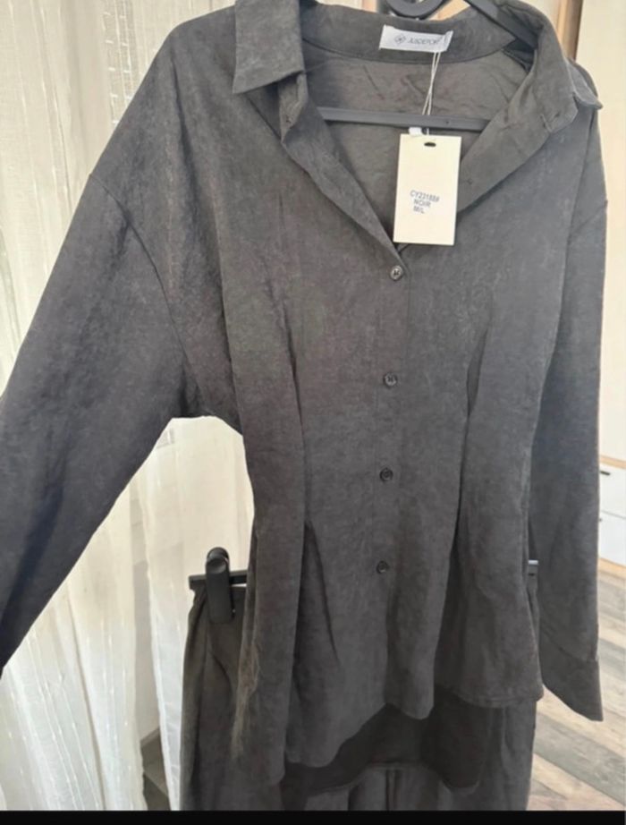 ensemble en velours noir - photo numéro 3