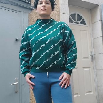 Pull assez original S oversize