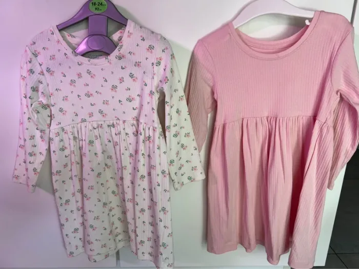 Lot 2 robes rose et fleurs fille Primark 18-24mois 92cm